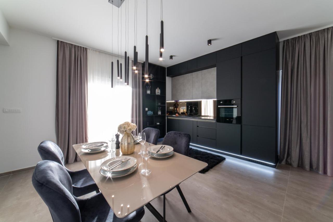 Luxury Apartment Vagabundo 1 Free Parking โตรกีร์ ภายนอก รูปภาพ